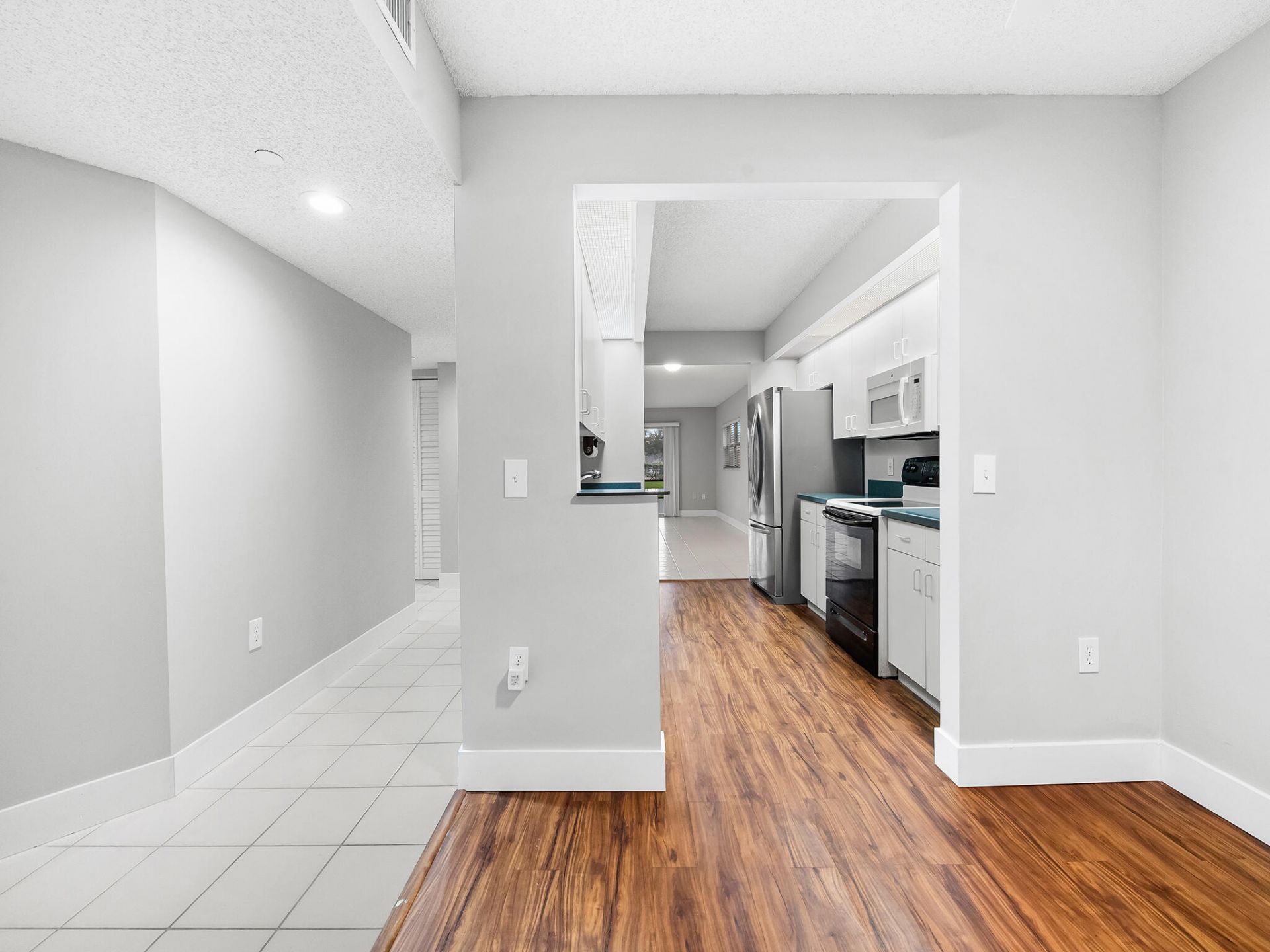 550 SW 137 Avenue, Unit L114, Pembroke Pines, FL 33027 Photo