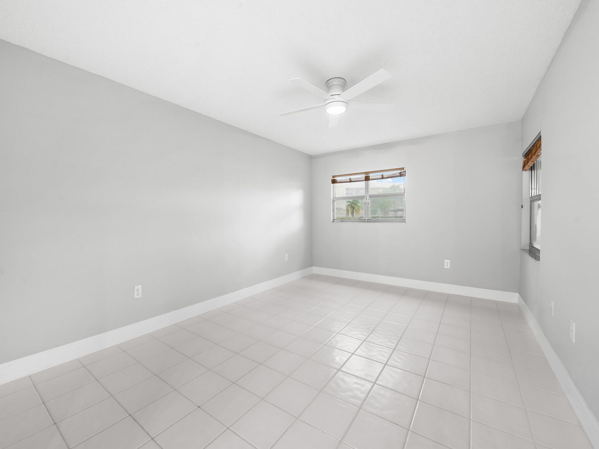 550 SW 137 Avenue, Unit L114, Pembroke Pines, FL 33027 Photo