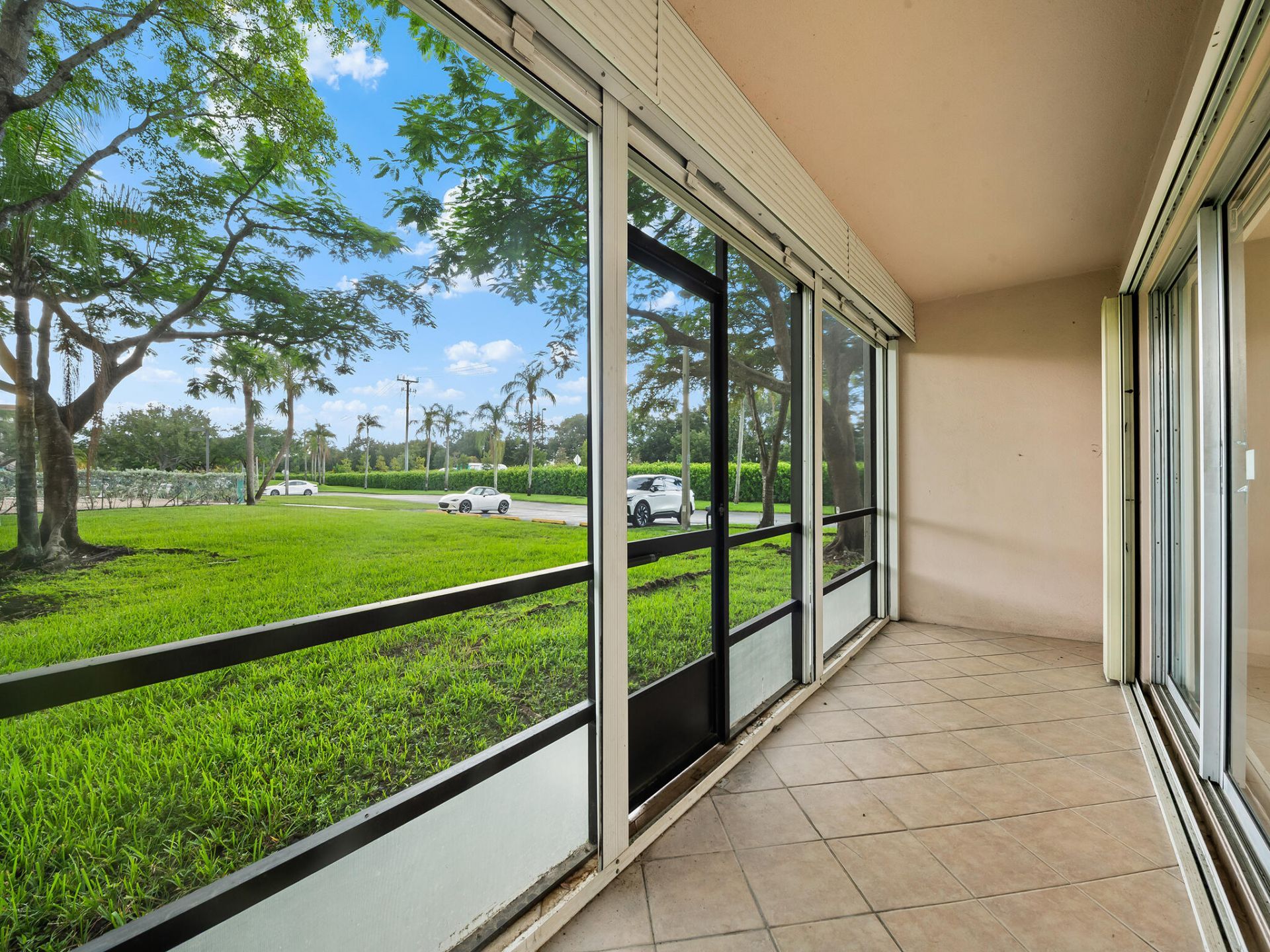 550 SW 137 Avenue, Unit L114, Pembroke Pines, FL 33027 Photo