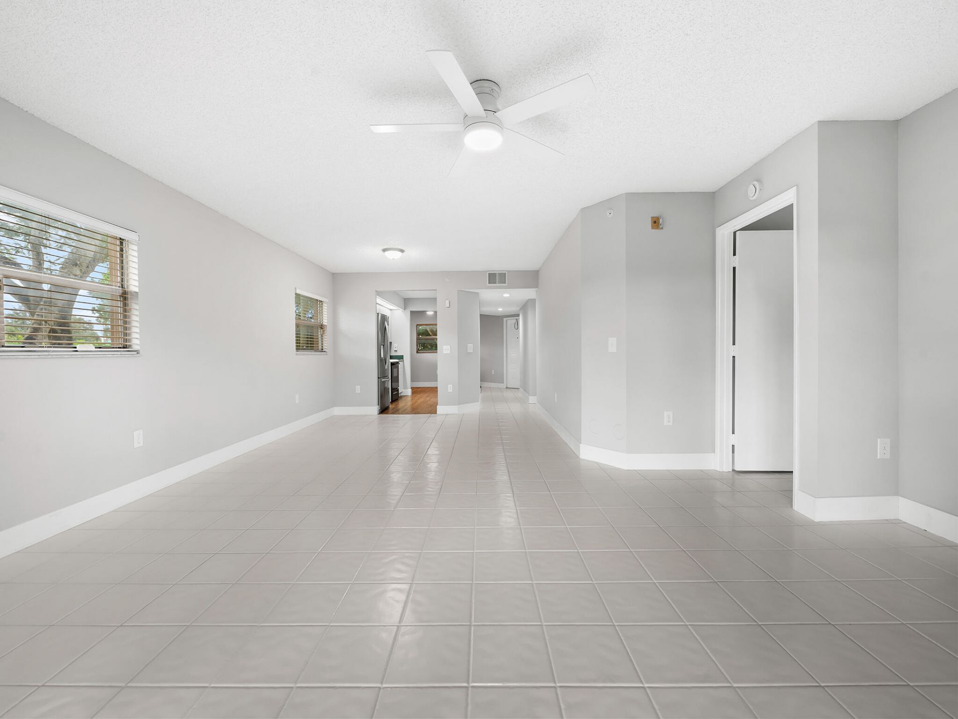 550 SW 137 Avenue, Unit L114, Pembroke Pines, FL 33027 Photo