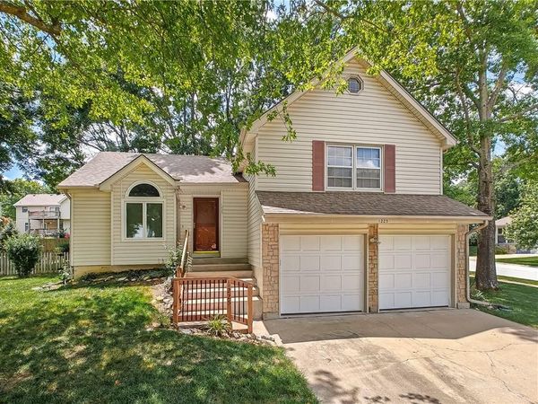 1225 E 125th Street, Olathe, KS 66061