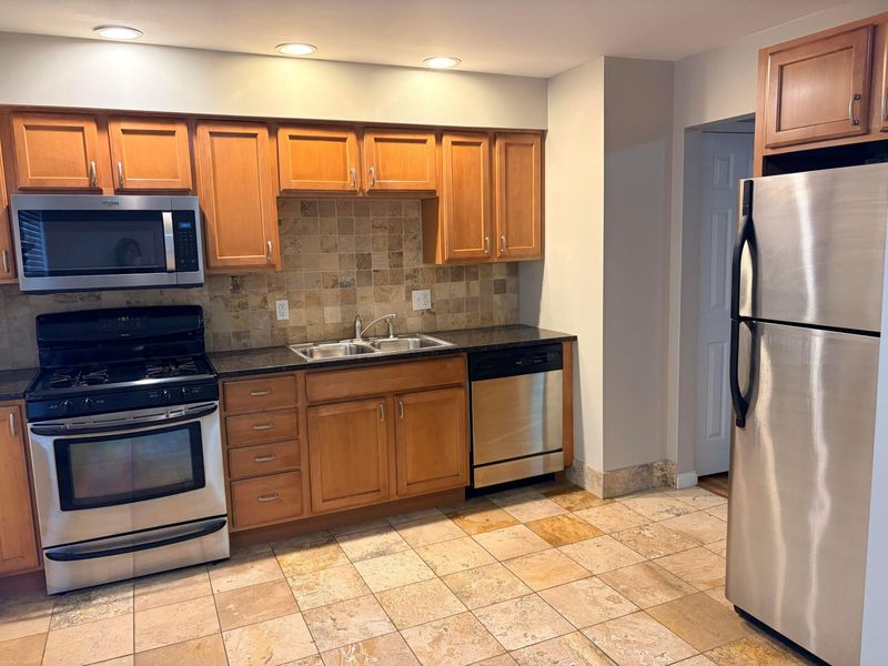301 Fenway Road, Unit B, Columbus, OH 43214 Photo 5