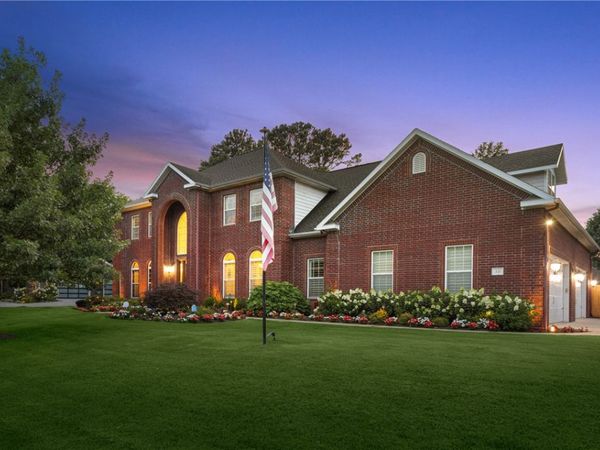 331 E Fairway Lane, Fayetteville, AR 72701