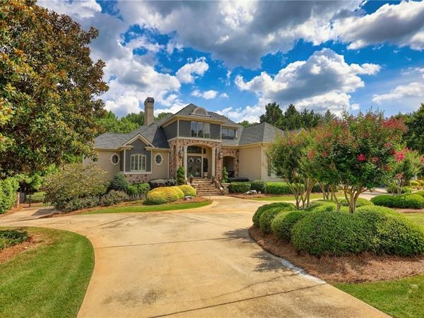 1007 Legacy Hills Drive , Mcdonough, GA 30253