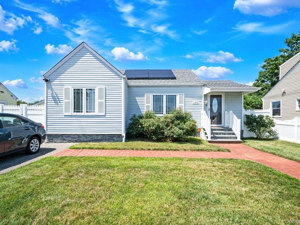 135 Clayton Street , Central Islip, NY 11722