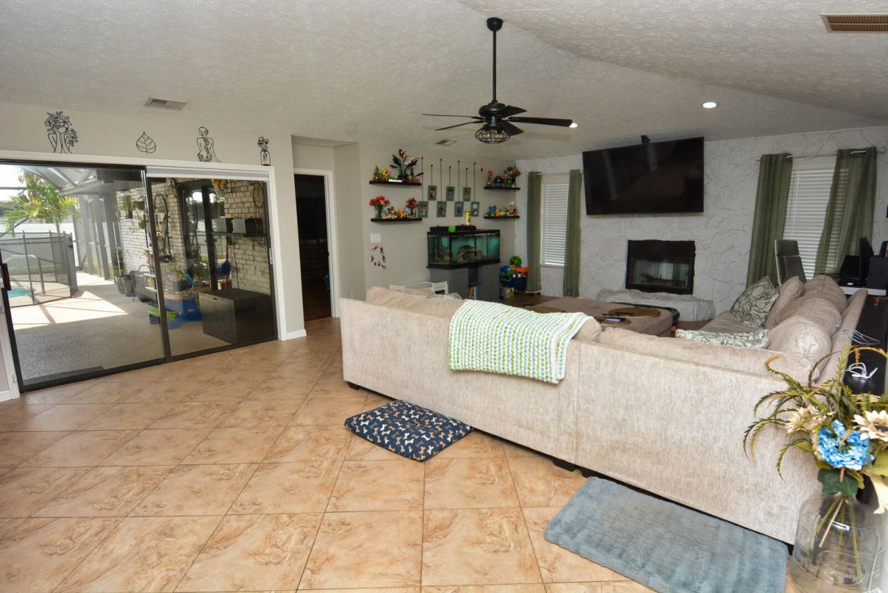 2082 SE Camilo Street, Port Saint Lucie, FL 34952 Photo