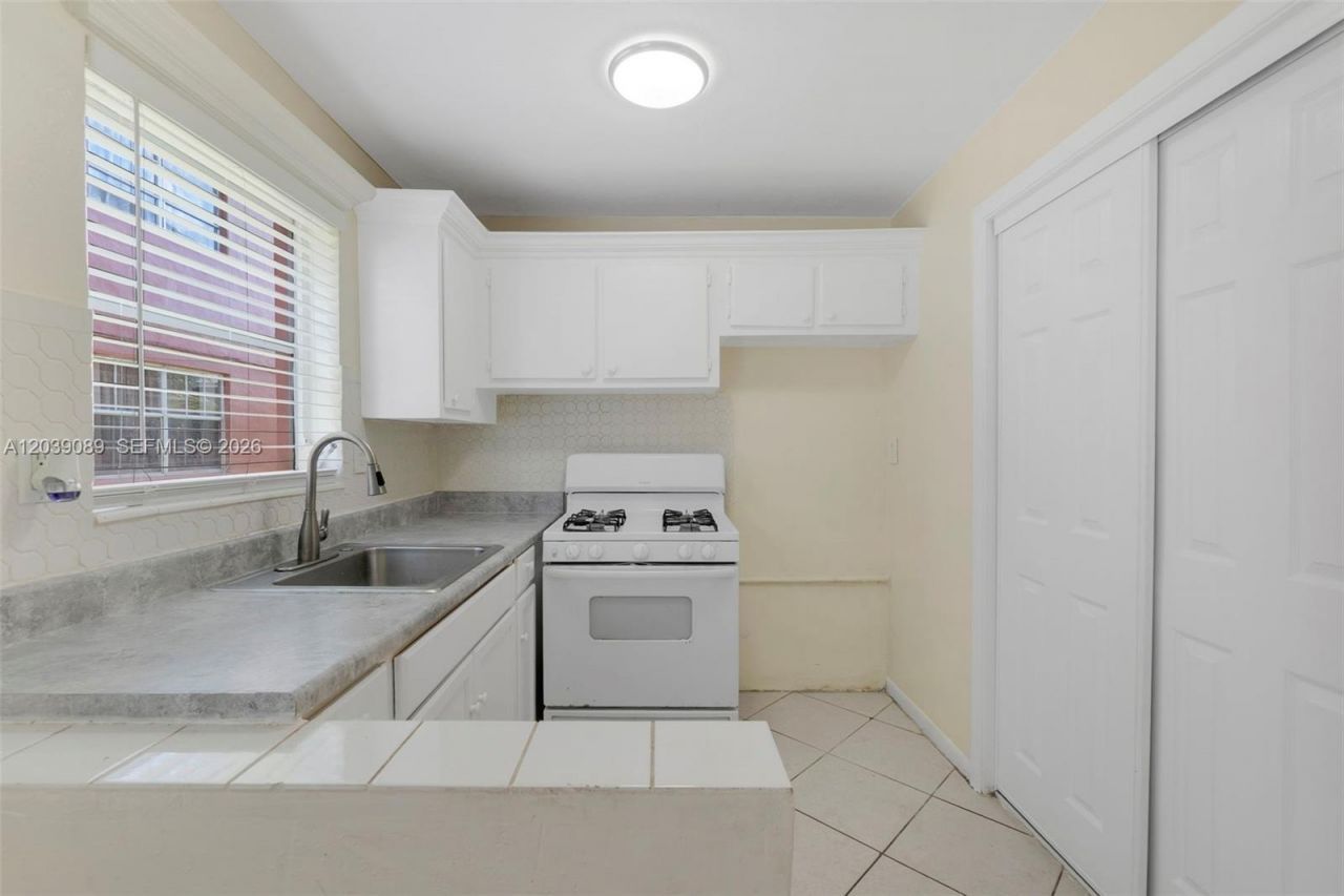 2151 NW 64th Ave , Sunrise, FL 33313 Photo