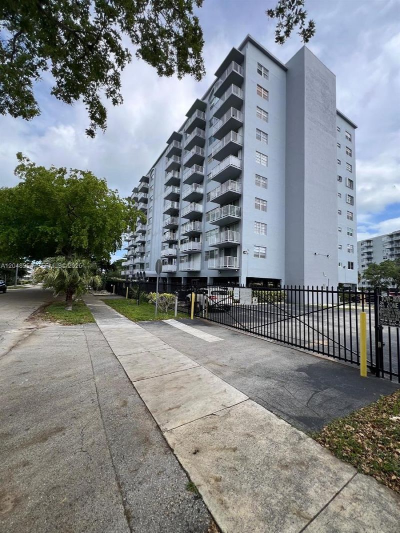 1470 NE 125th Ter, Unit 509, North Miami, FL 33161 Photo