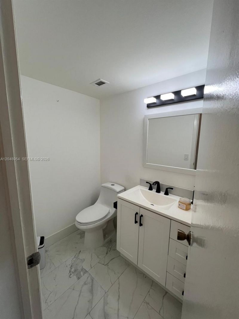 1470 NE 125th Ter, Unit 509, North Miami, FL 33161 Photo