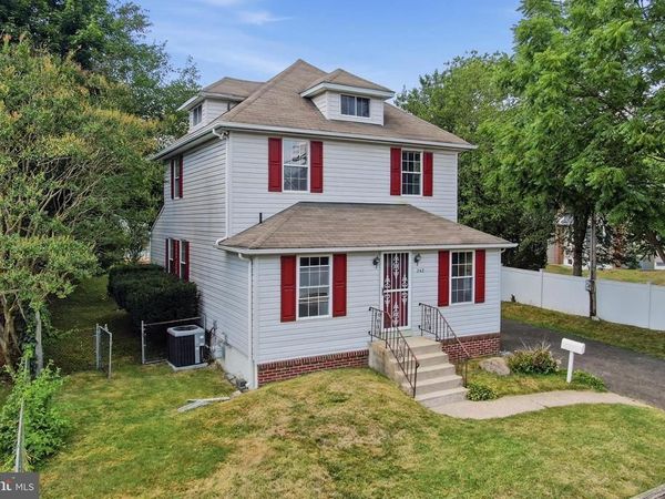 242 TRENTON AVENUE, LAUREL SPRINGS, NJ 08021