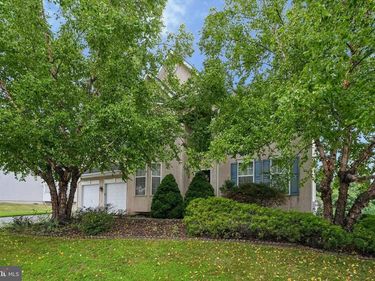 6003 SHADY WOOD CIRCLE, COLLEGEVILLE, PA 19426