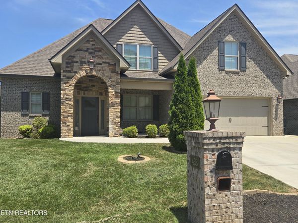 433 Chimney Rock Drive, Lenoir City, TN 37771