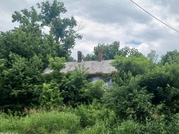 3239 Knob Creek Road, Johnson City, TN 37615