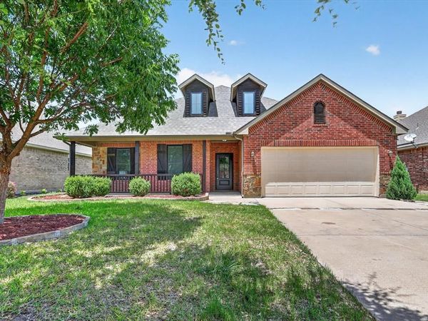 504 Castlebrook Court, Saginaw, TX 76179
