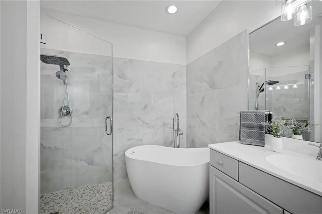 6305 Wilshire Pines Cir, Unit 503, Naples, FL 34109 Photo