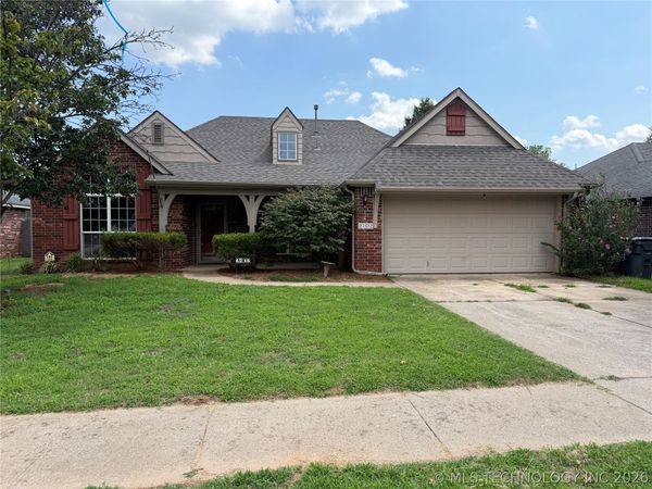 2102 W H Street , Jenks, OK 74037
