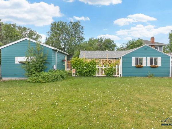2011 PRAIRIE AVE, Rapid City, SD 57701