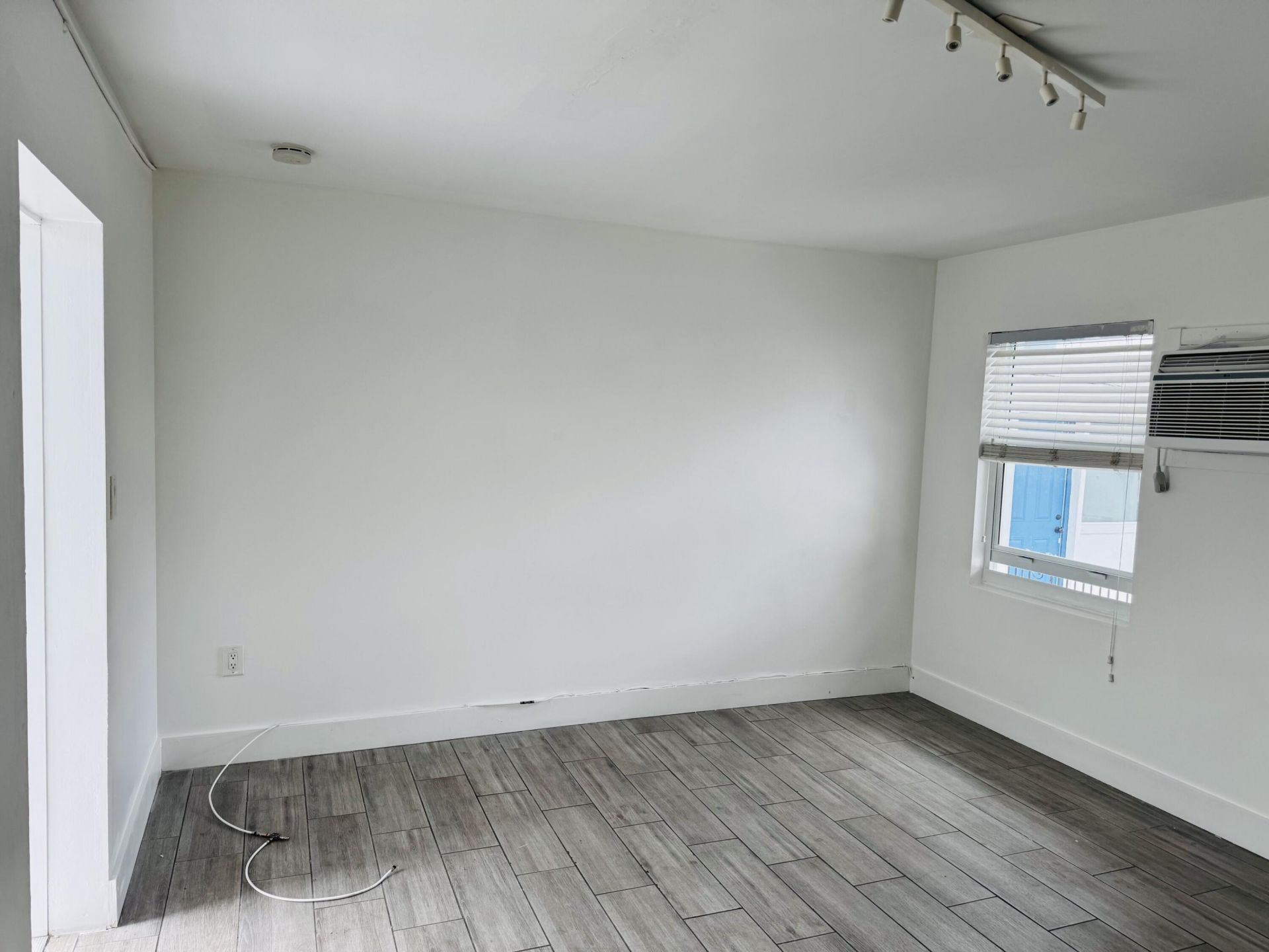 7910 Abbott Avenue, Unit 6, Miami Beach, FL 33141 Photo