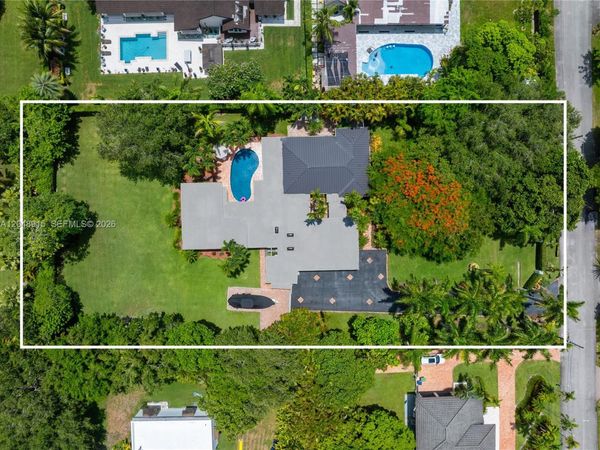 8735 SW 122nd St , Miami, FL 33176