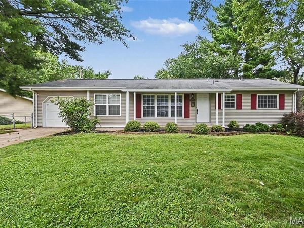 6706 Vineland Drive , Hazelwood, MO 63042