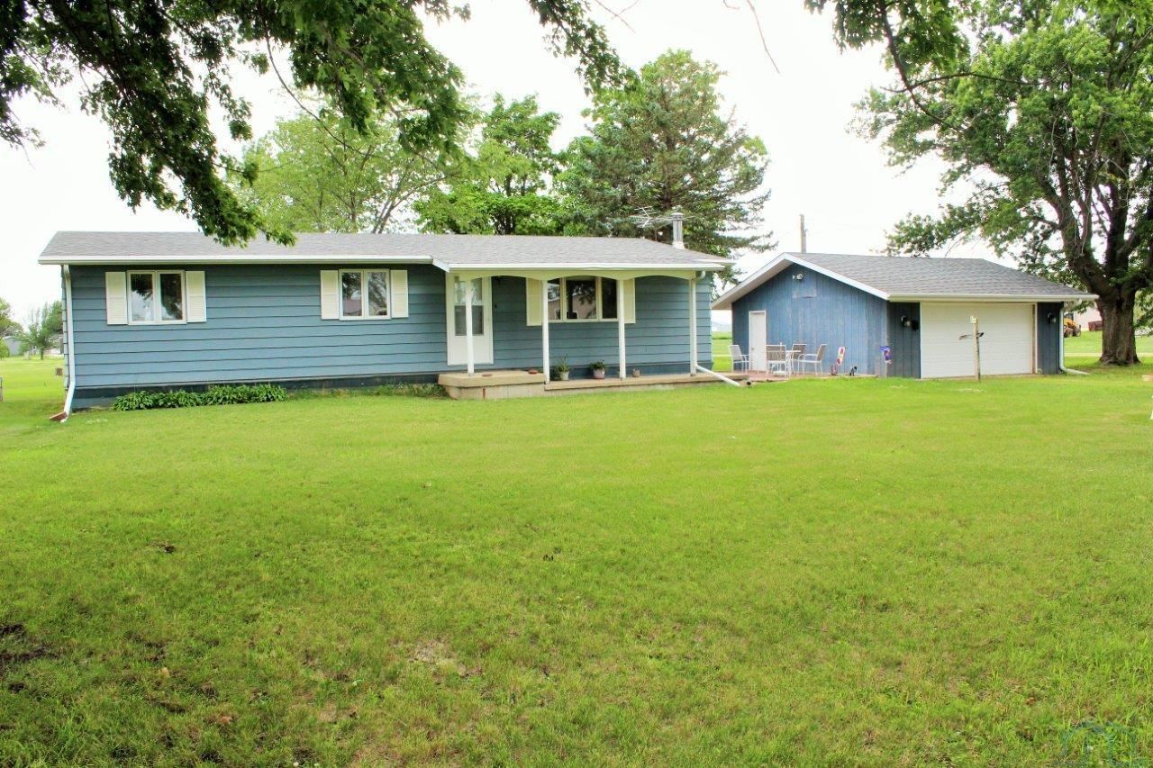 32900 Lambert Pl, Jefferson, SD 57038 Main Photo