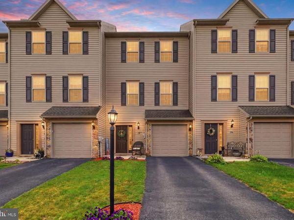207 KATELYN DRIVE, NEW OXFORD, PA 17350