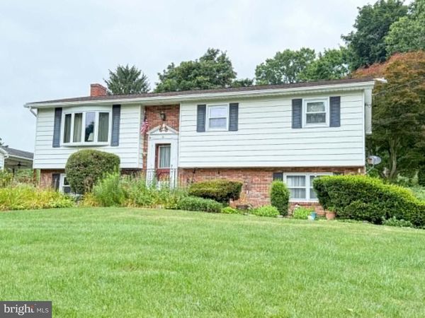 119 ECHO DRIVE, CHAMBERSBURG, PA 17202