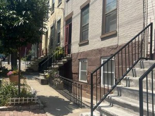 31 Elm Street, Unit Garden Apt, Albany, NY 12202