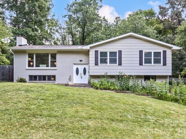 17 Rhododendron Place , Asheville, NC 28805