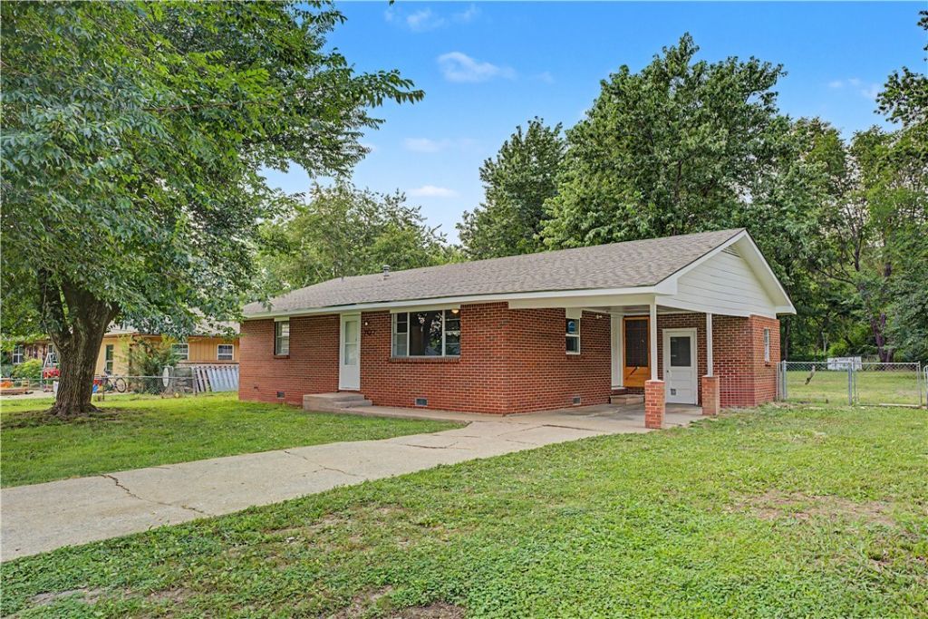 707 E Sumac Street, Rogers, AR 72756 Main Photo
