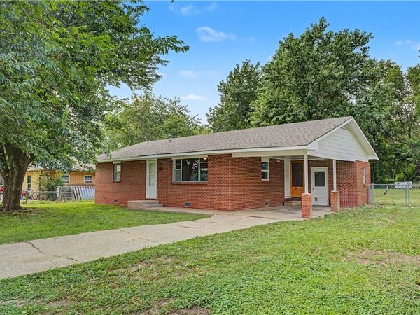 707 E Sumac Street , Rogers, AR 72756