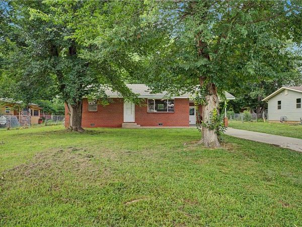 707 E Sumac Street , Rogers, AR 72756