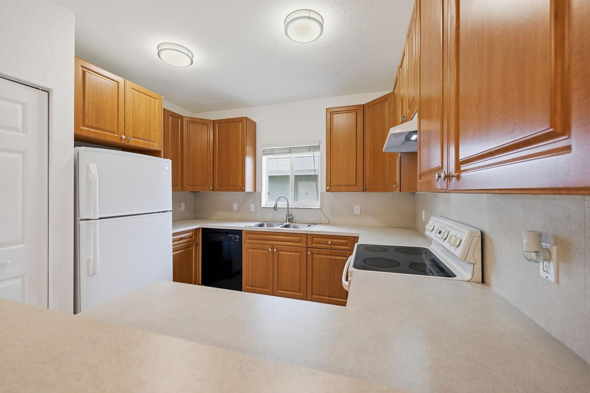 911 NE 12th Avenue, Pompano Beach, FL 33060 Photo