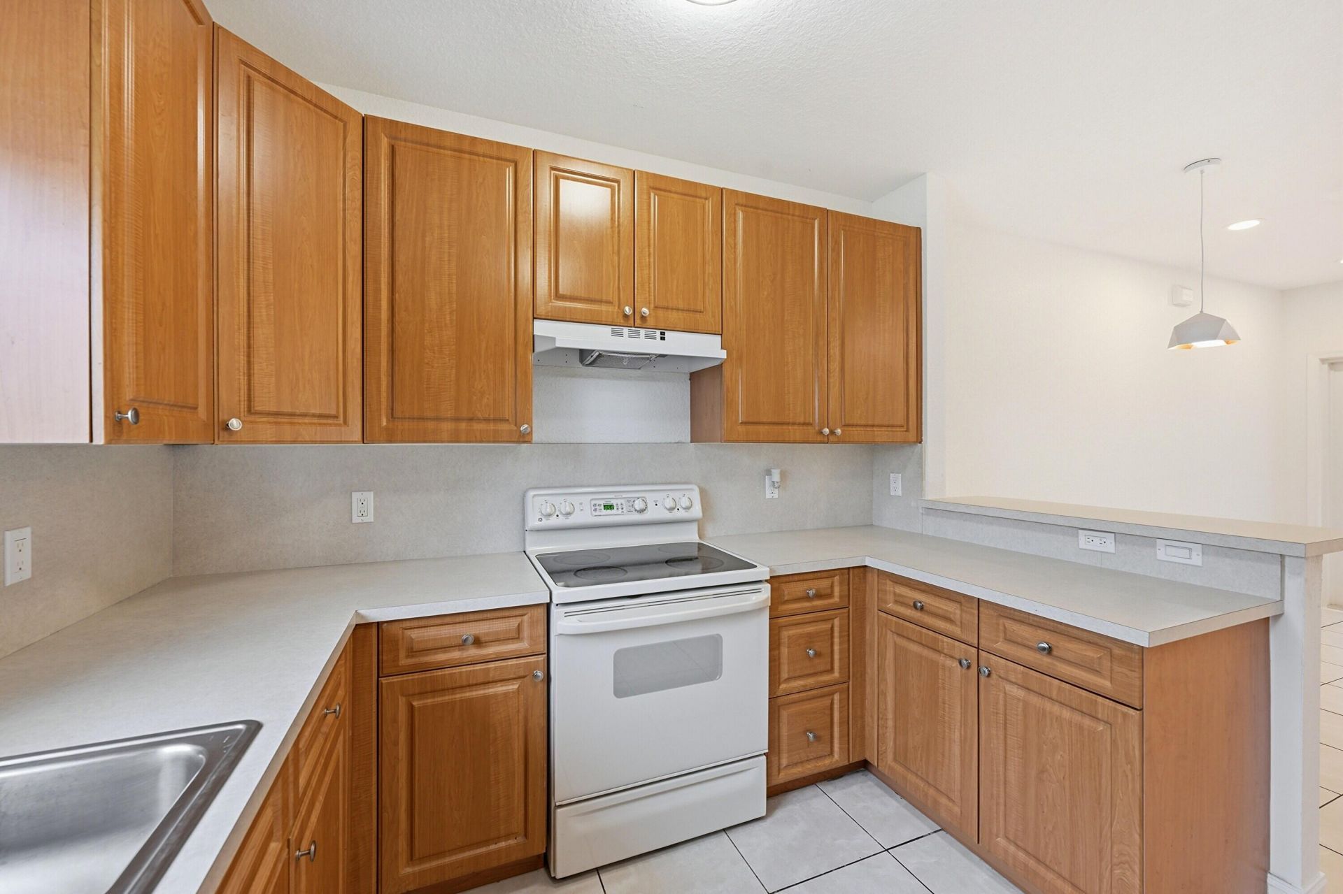 911 NE 12th Avenue, Pompano Beach, FL 33060 Photo