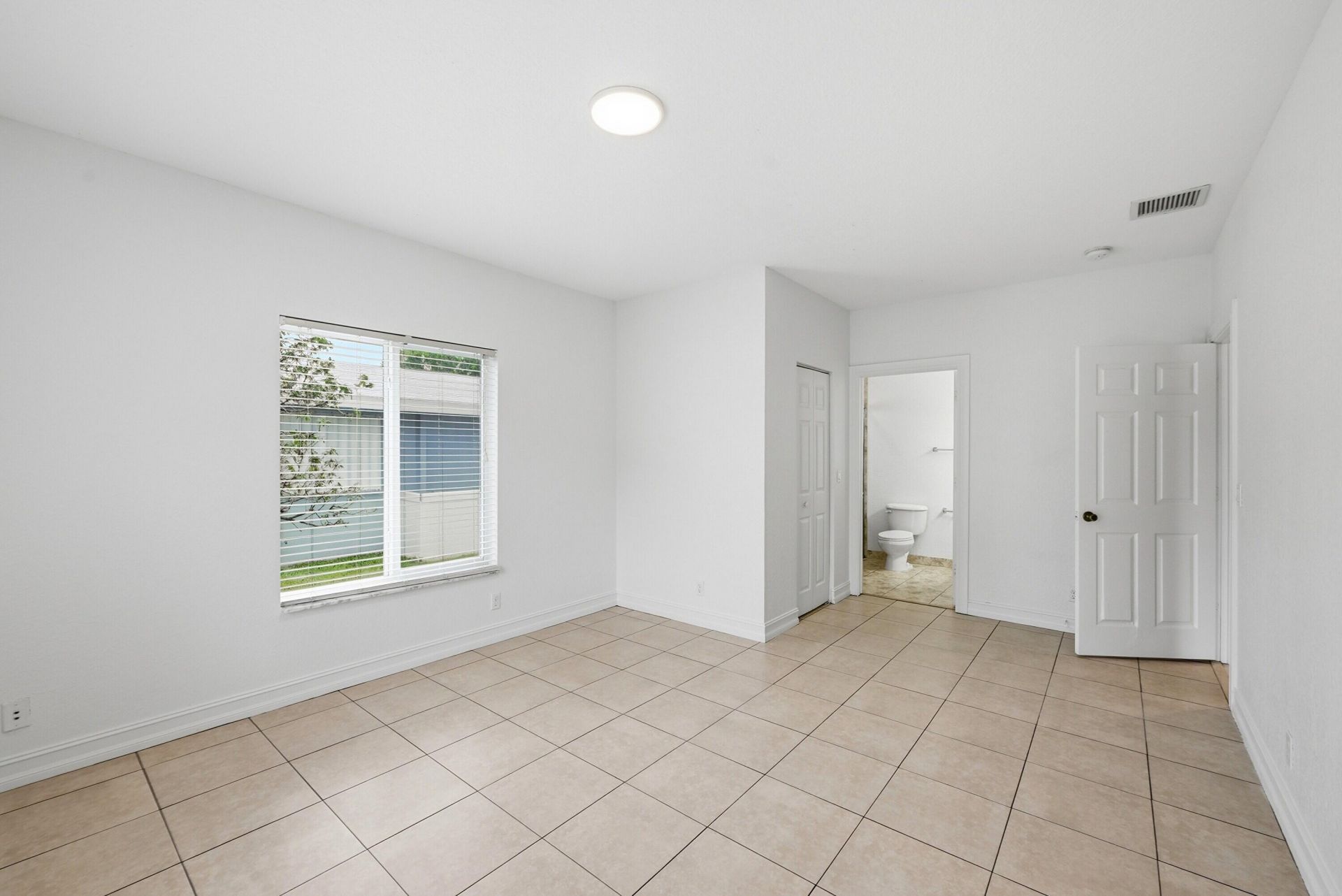 911 NE 12th Avenue, Pompano Beach, FL 33060 Photo