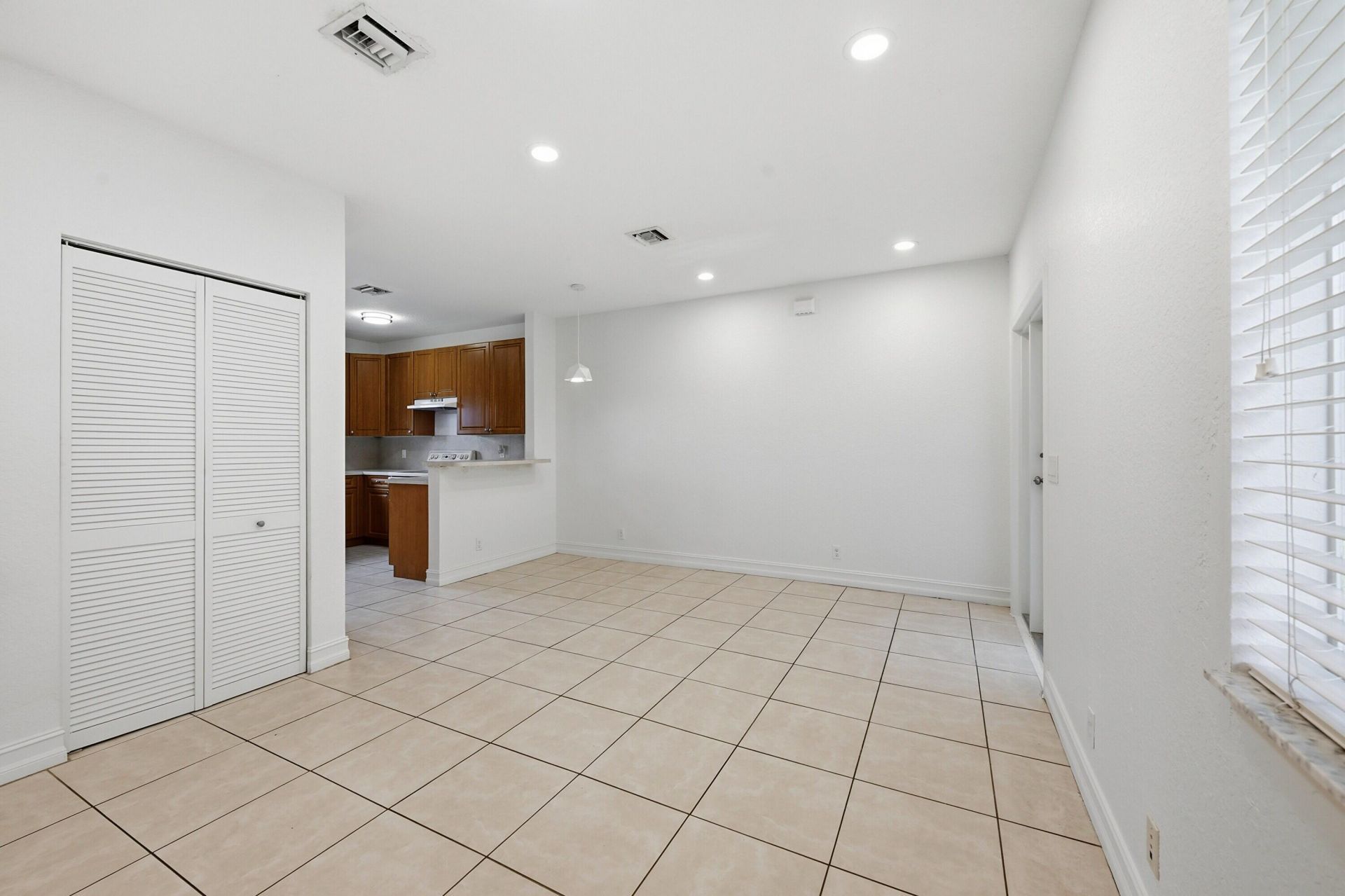 911 NE 12th Avenue, Pompano Beach, FL 33060 Photo