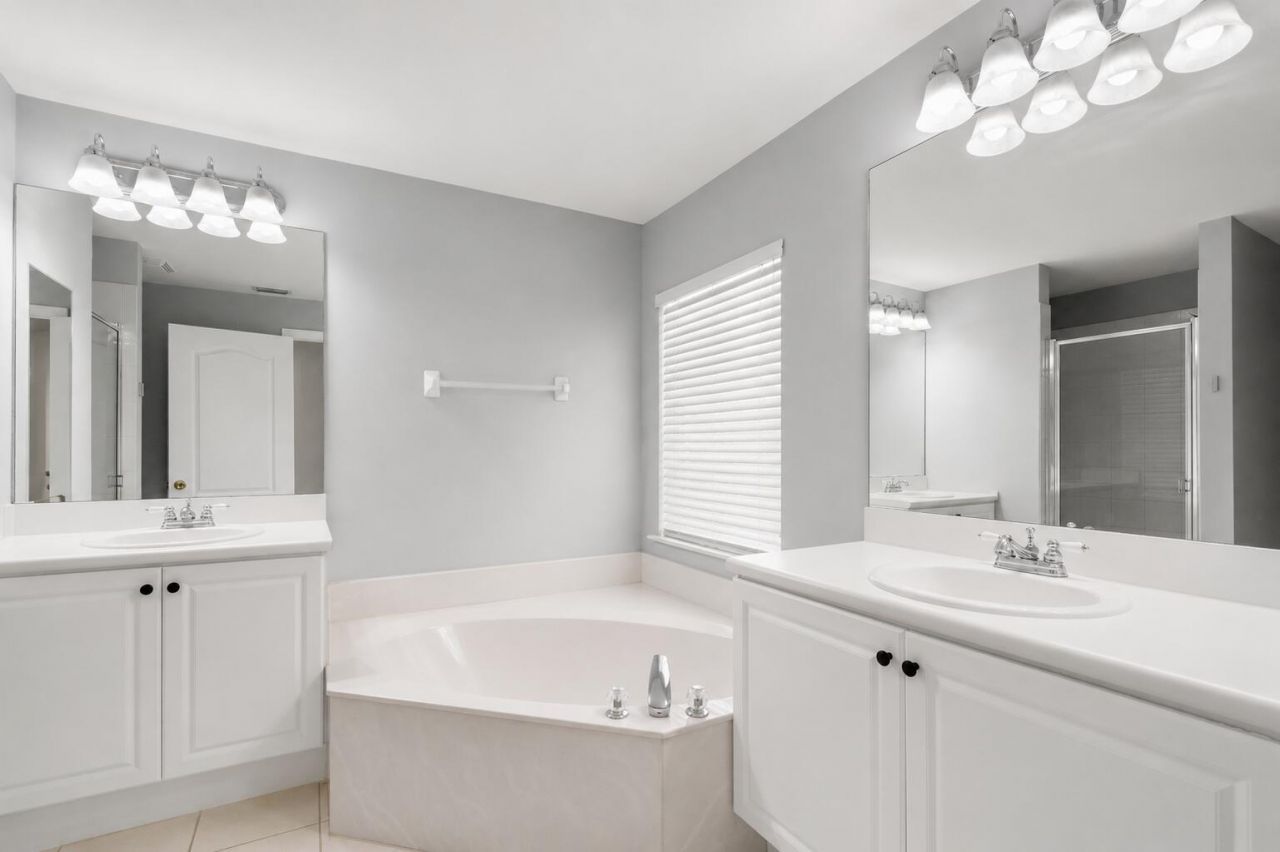 453 Rainbow Springs Terrace, Royal Palm Beach, FL 33411 Photo
