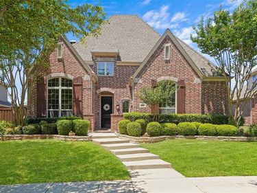 8747 Kelvington Drive, Frisco, TX 75035