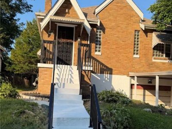 6707 Perry Avenue, St Louis, MO 63121