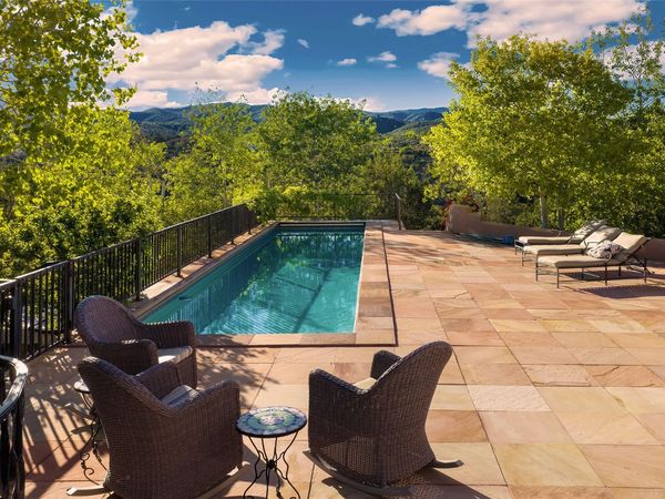 197 Circle Drive , Santa Fe, NM 87501