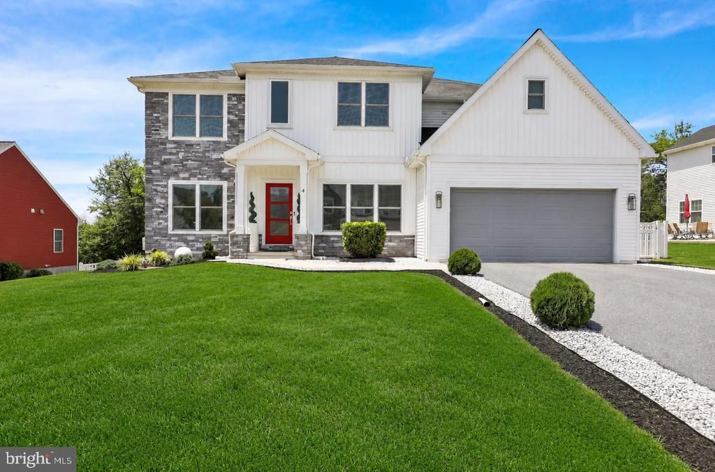 4 REIN DRIVE, STEVENS, PA 17578