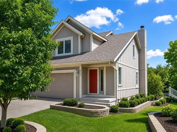 6300 NW 82nd Court, Kansas City, MO 64151