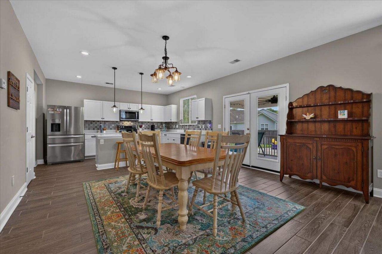 405 Principal Court Photo 13