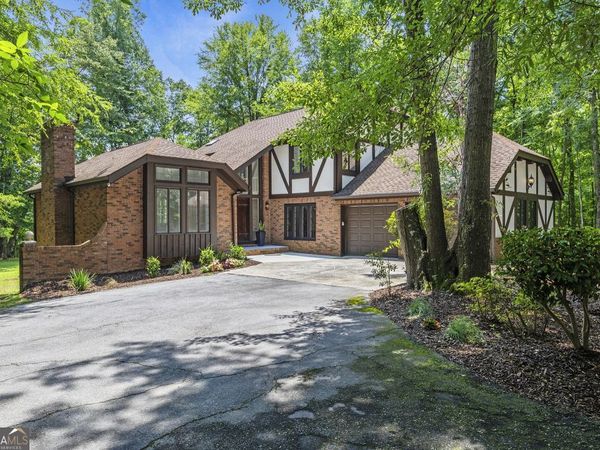 7598 Lakewood Drive, Macon, GA 31220