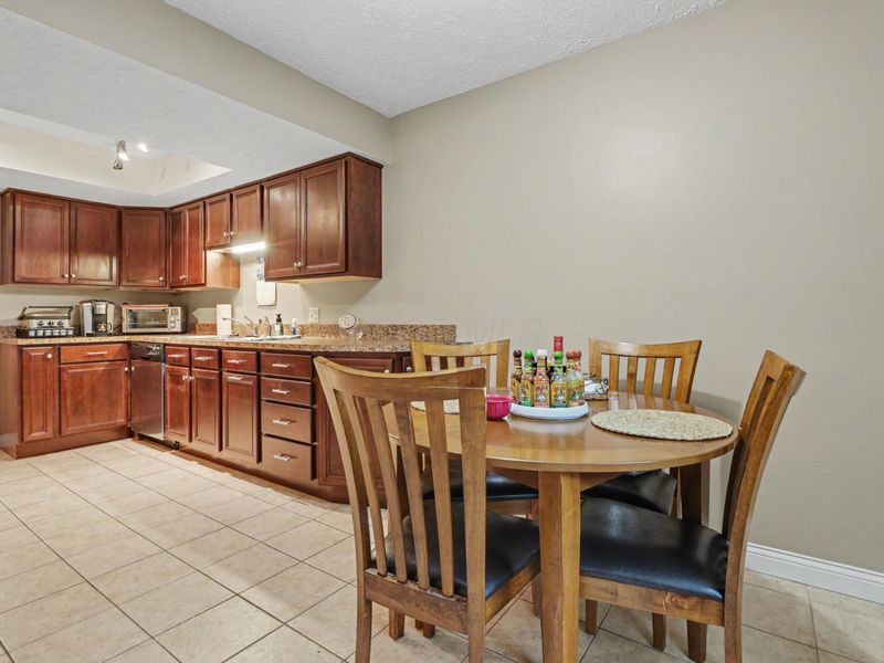 5095 chuckleberry Lane, Westerville, OH 43081 Photo 4