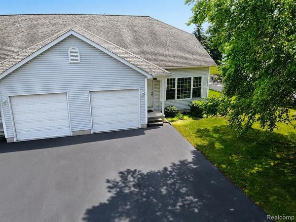 2015 Pauls Court, Marysville, MI 48040