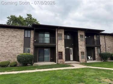 270 E 13 Mile Road, Madison Heights, MI 48071
