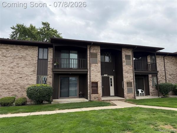 270 E 13 Mile Road, Madison Heights, MI 48071