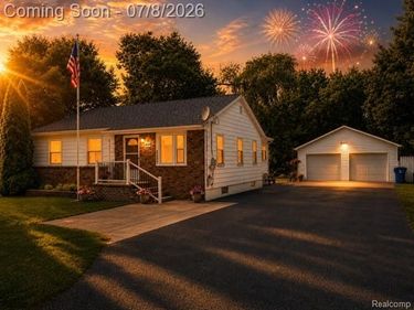839 E Maple Street, Holly Vlg, MI 48442