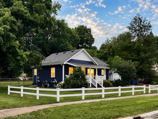 201 Park Avenue, Holly Vlg, MI 48442